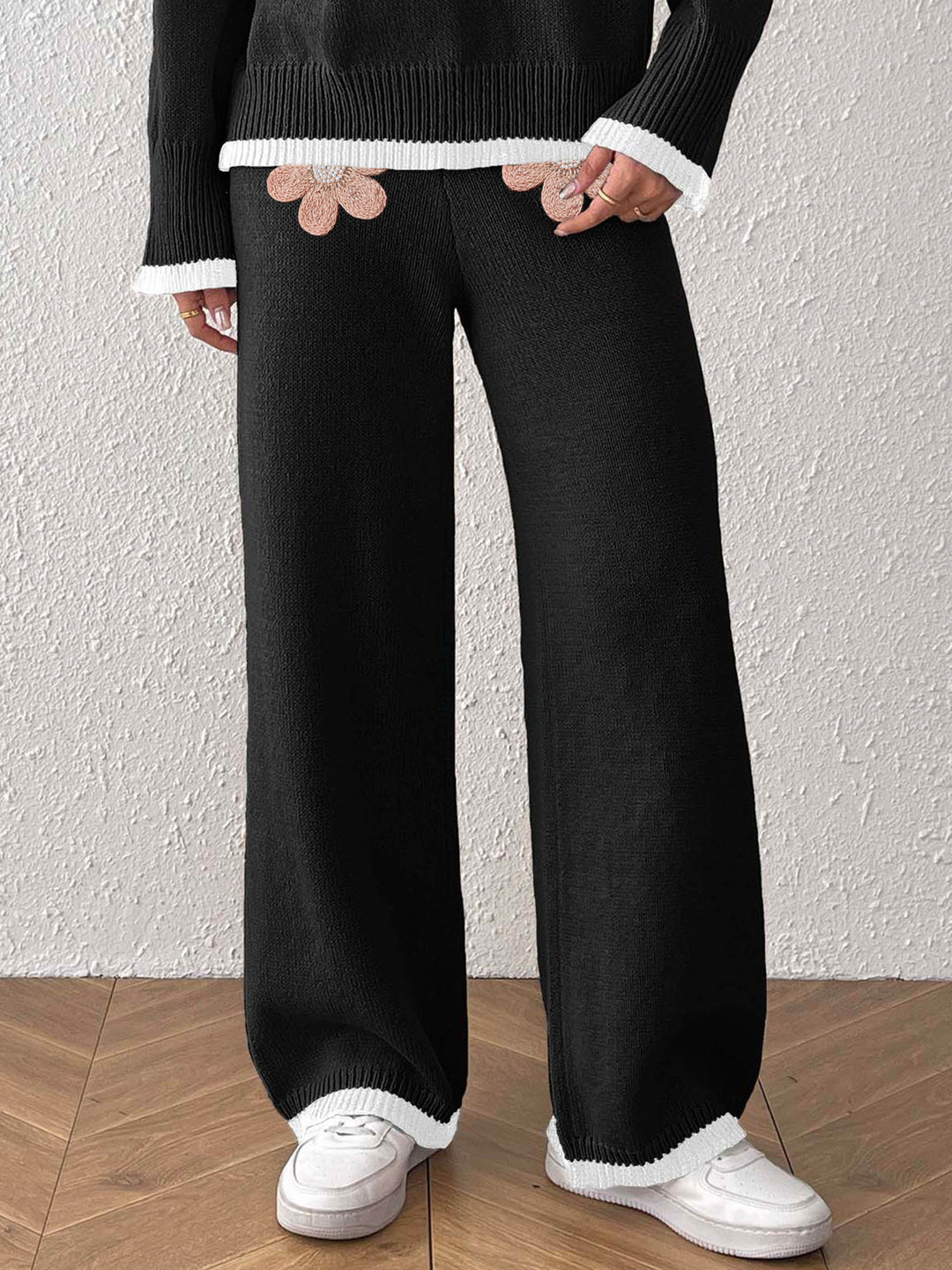 Damen bequeme Strickhose mit floralem Applikationsdesign Echo Archiv