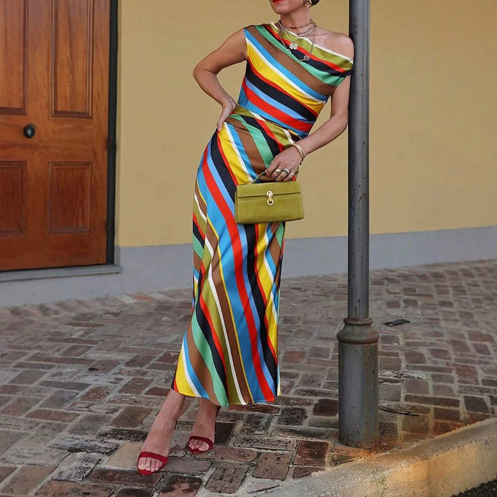 Damen nan asymmetrisches schulterfreies Maxikleid mit diagonalem Streifenmuster und taillierter Silhouette Echo Archiv
