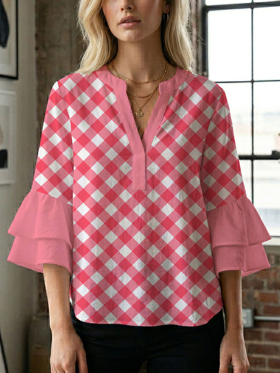 Damen Blusenshirt mit voluminösen Ärmeln und kreativem Druckdesign Echo Archiv