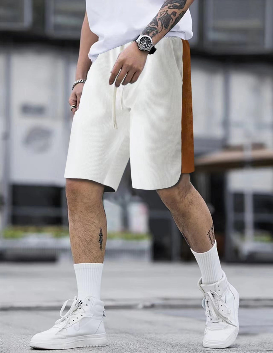 Herren stylische Freizeithose mit atmungsaktiver Struktur und seitlichen Kontraststreifen Echoarchiv