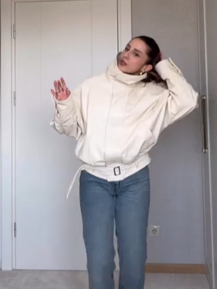 Damen Oversize Kurzjacke mit hohem Stehkragen, wattierter Silhouette und taillierbarem Gürtel Echoarchiv