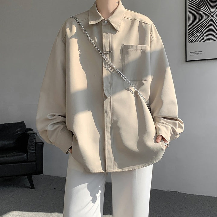 Unisex Oversize Hemdjacke im minimalistischen Utility-Look mit Brusttasche und verdeckter Knopfleiste Echoarchiv