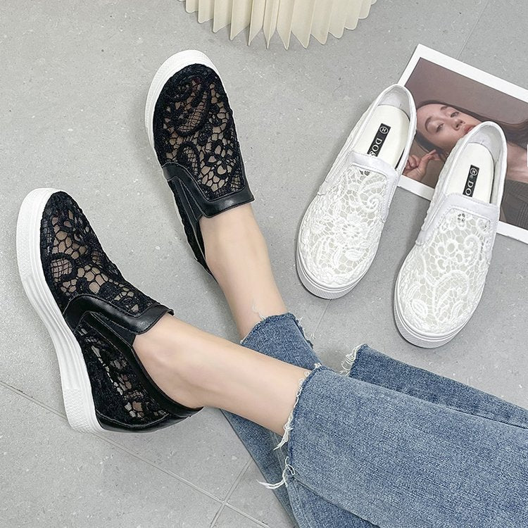 Damen Slip-On Keil-Sneaker mit Spitzen-Obermaterial – Névara