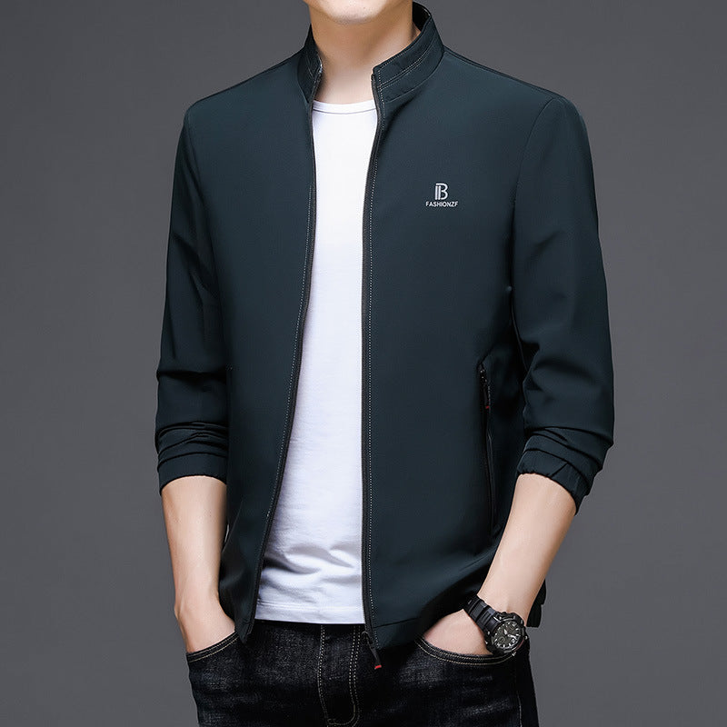 Herren sportliche Leichtjacke mit atmungsaktivem Material und innovativem Schnitt Echoarchiv