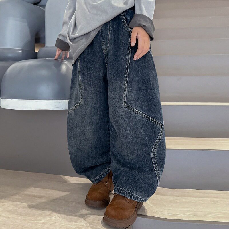 Damen weite Denim-Hose mit modernem Schnitt und einzigartigen Taschen Echo Archiv