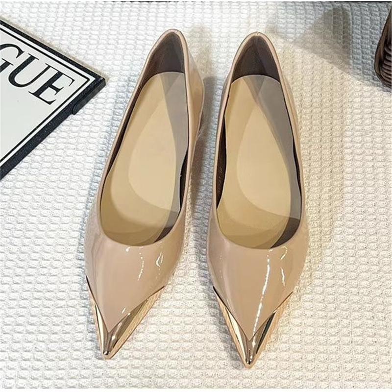 Damen Spitz zulaufende Pumps mit Leo-Veloursoptik und metallischer Kappenspitze – Lioré
