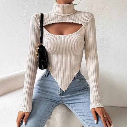 Damen geripptes Rollkragen-Top mit Cut-Out, spitz zulaufendem Zipfel-Saum und figurbetonter Stretch-Passform – Avérine