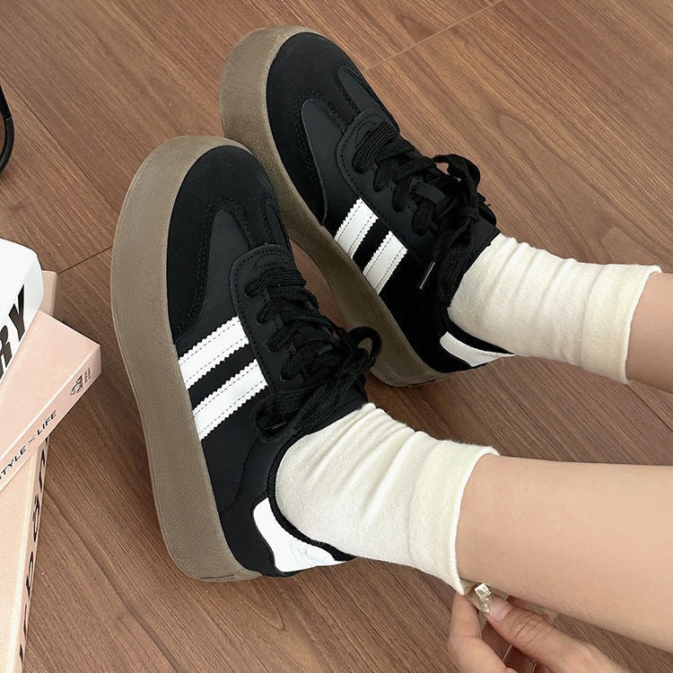 Damen Sneakers mit atmungsaktivem Obermaterial und rutschfester Laufsohle Echo Archiv