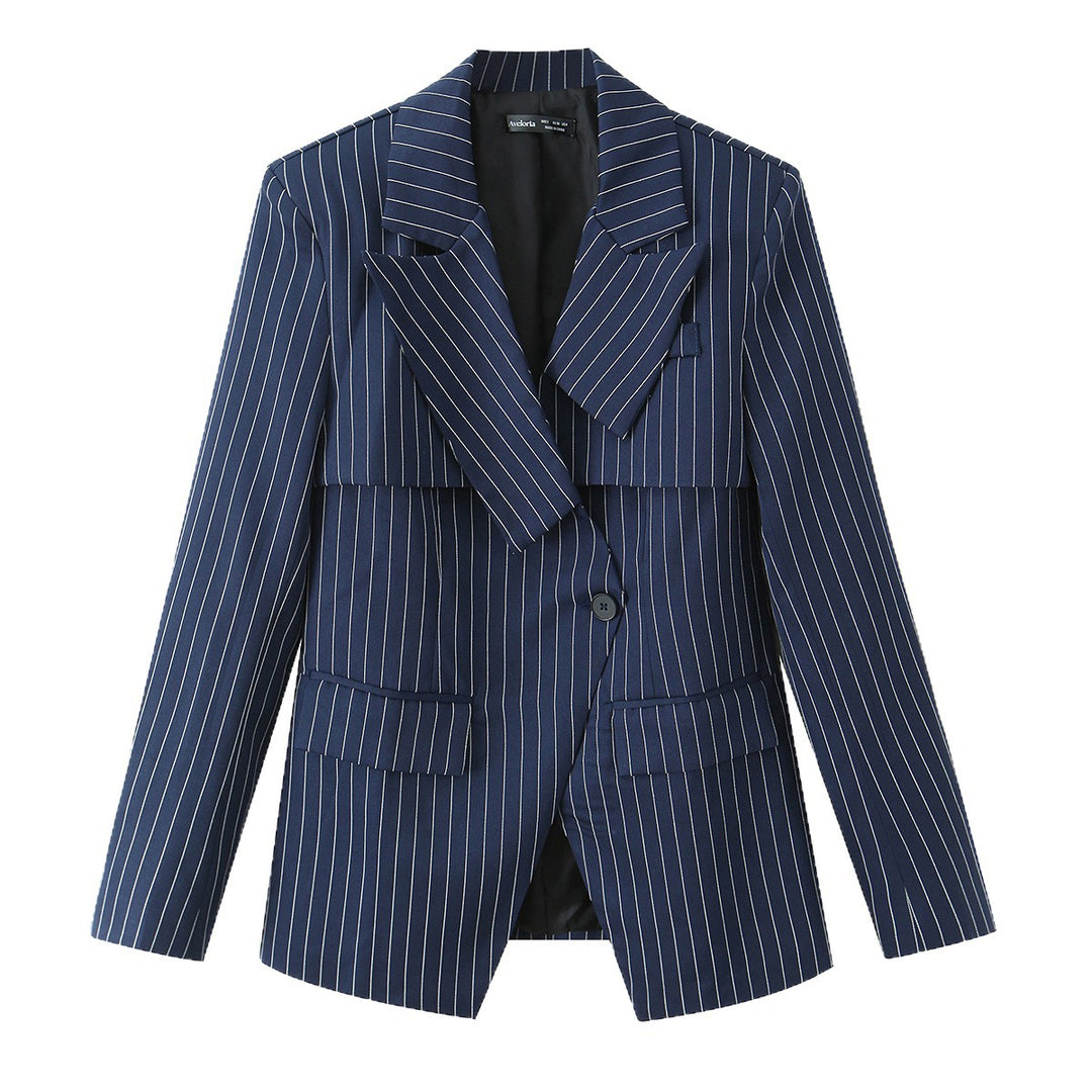 Damen Eleganter Nadelstreifen-Blazer mit asymmetrischem Revers und Pattentaschen Echoarchiv