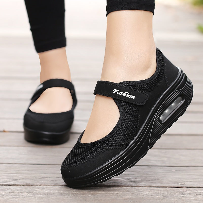 Damen Sportliche Mary-Jane Wedgesneaker mit Luftpolster und atmungsaktivem Mesh – Névara