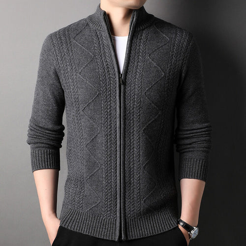 Herren Strickjacke im modernen Kabelstrickdesign Echoarchiv