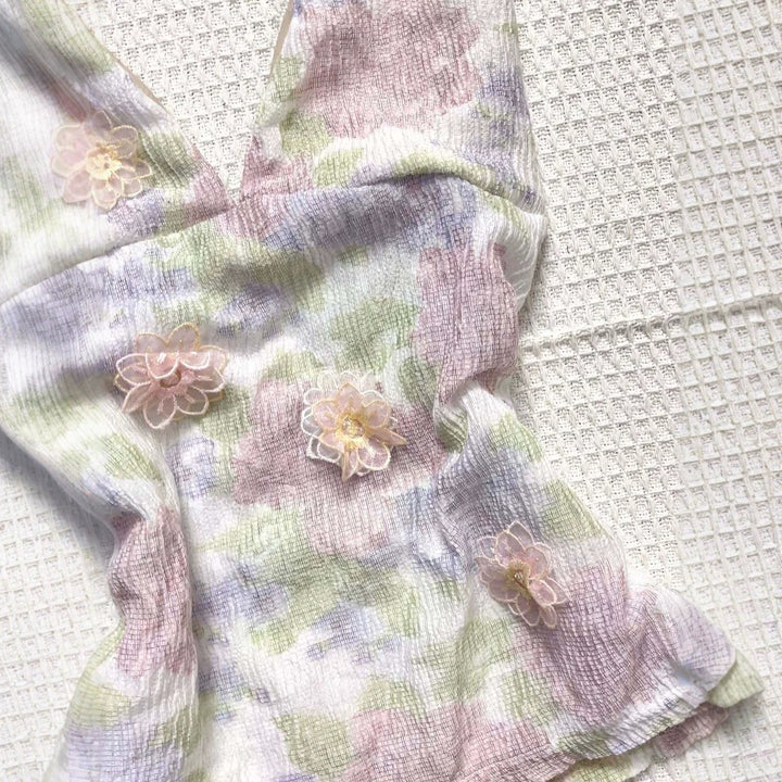 Damen Blühendes Sommer-Top mit elegantem V-Ausschnitt und feinen Rüschendetails Echo Archiv