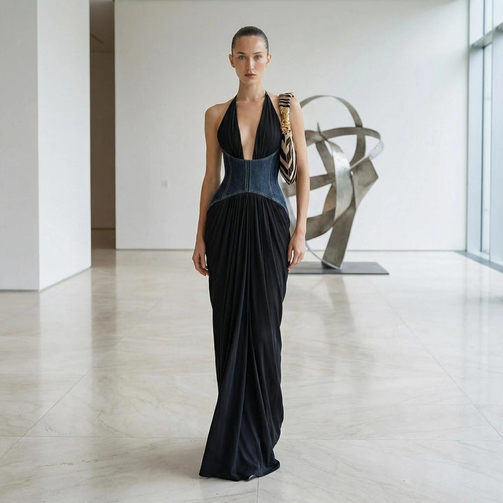 Damen Abendkleid mit tiefem Ausschnitt und tailliertem Design Echo Archiv