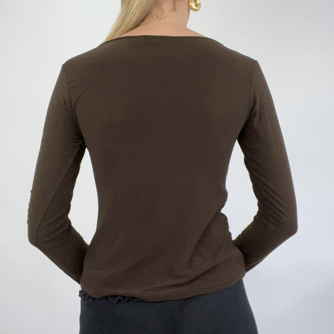 Damen Figurbetontes V‑Neck Langarm-Top mit dekorativer Häkelapplikation und Wasserfallzipfel – Orélia