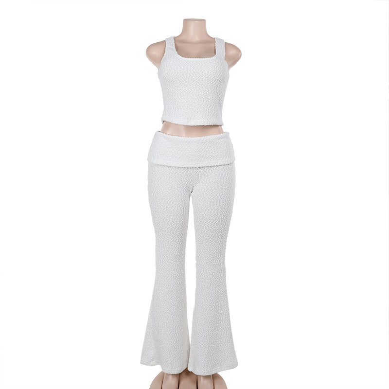 Damen trendiges Sport-Outfit mit schickem Oberteil und enganliegenden Leggings Echo Archiv