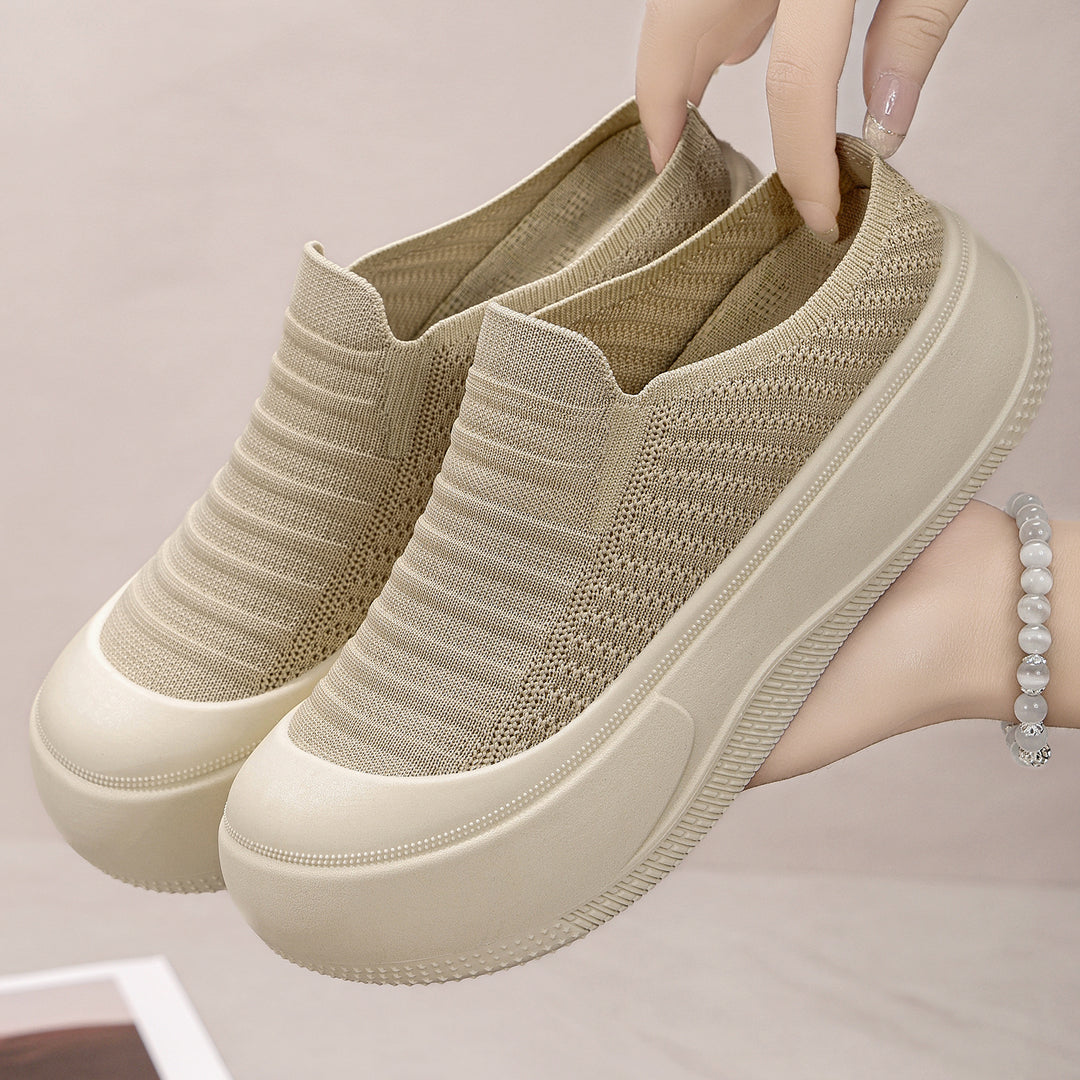 Damen nan gestrickter Slip-On Plateau-Sneaker mit nahtlosem Sockenschaft und robuster Profilsohle Echo Archiv