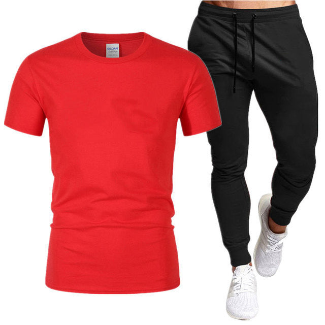 Herren sportliches Trainingsset mit T-Shirt und Jogginghose Echoarchiv