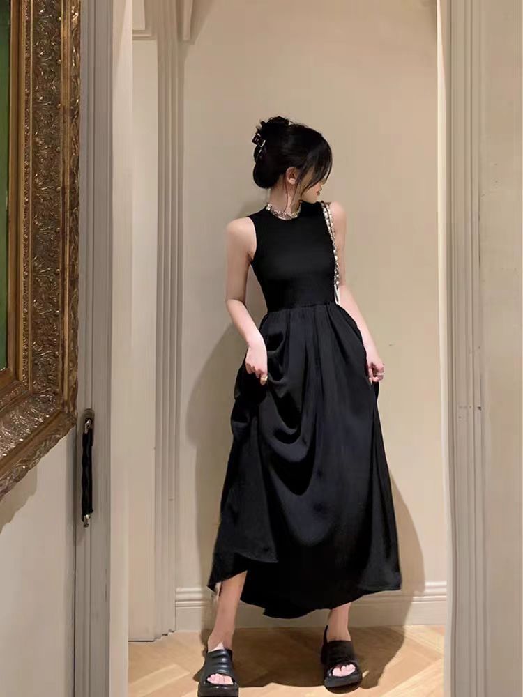 Damen Maxikleid mit elegantem Schnitt und fließendem Material Echo Archiv