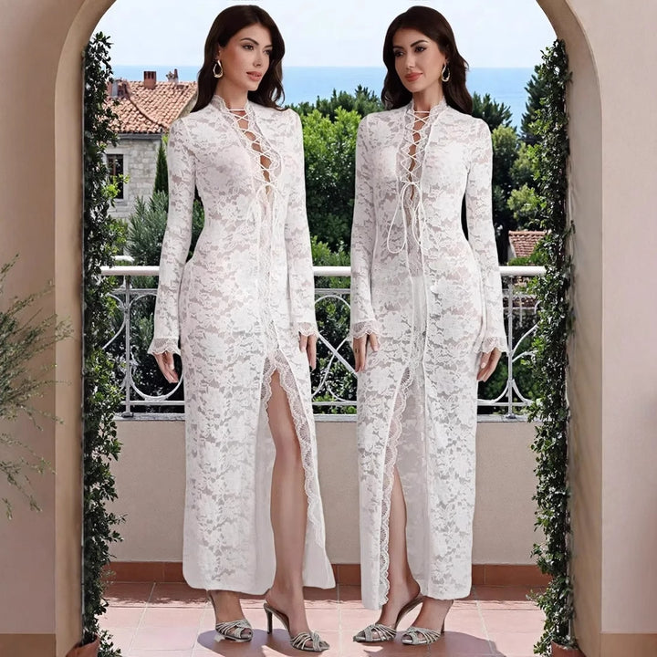Damen Spitzenmaxikleid mit Schnürung und hohem Beinschlitz Echoarchiv
