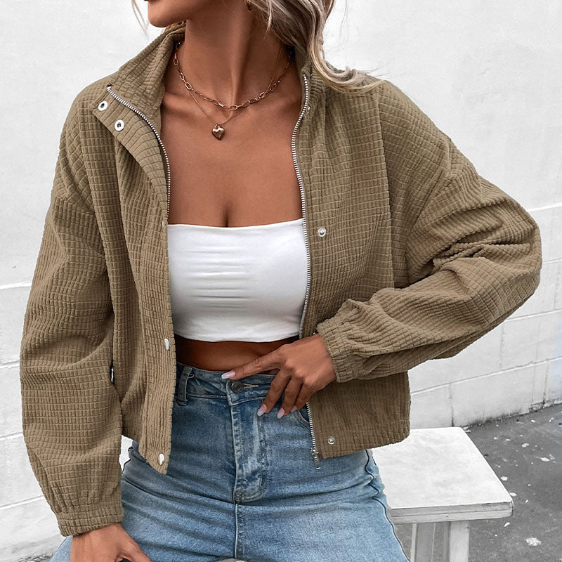 Damen Kurz geschnittene Waffelstruktur-Jacke mit Stehkragen und Reißverschluss – Célinea