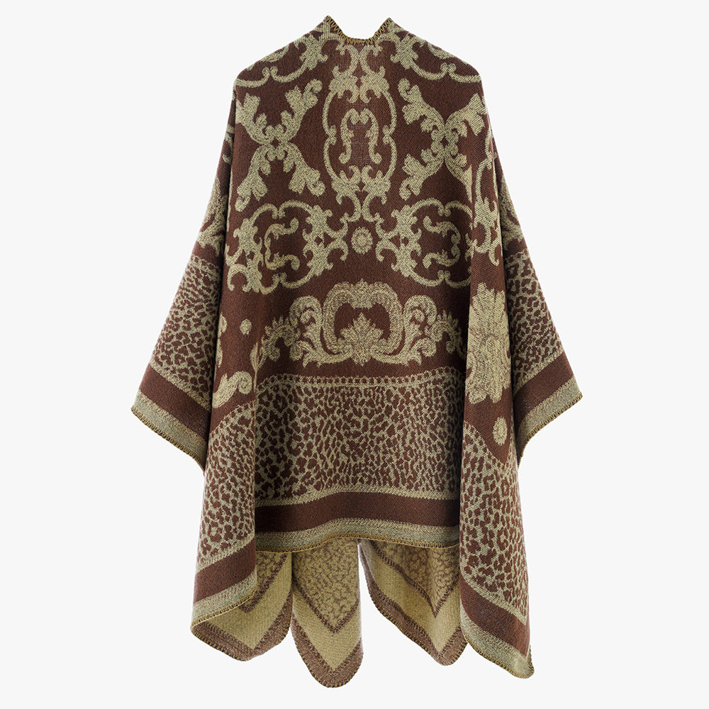 Damen Jacquard‑Capeponcho mit barockem Ornamentmuster und spitzem Zipfelsaum – Avérine