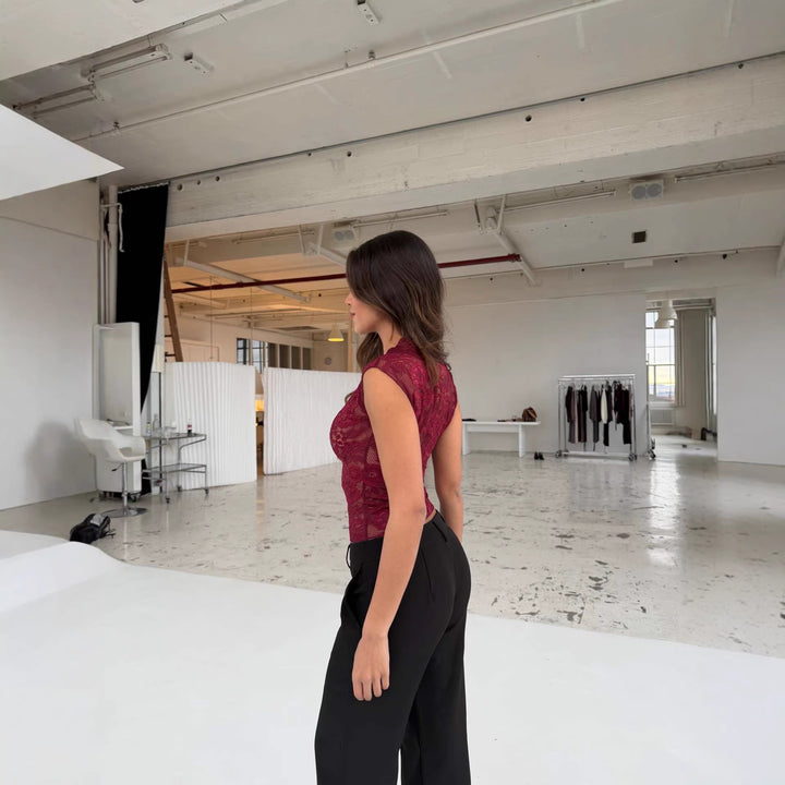 Damen Spitzen-Bodys mit elegantem V-Ausschnitt Echo Archiv