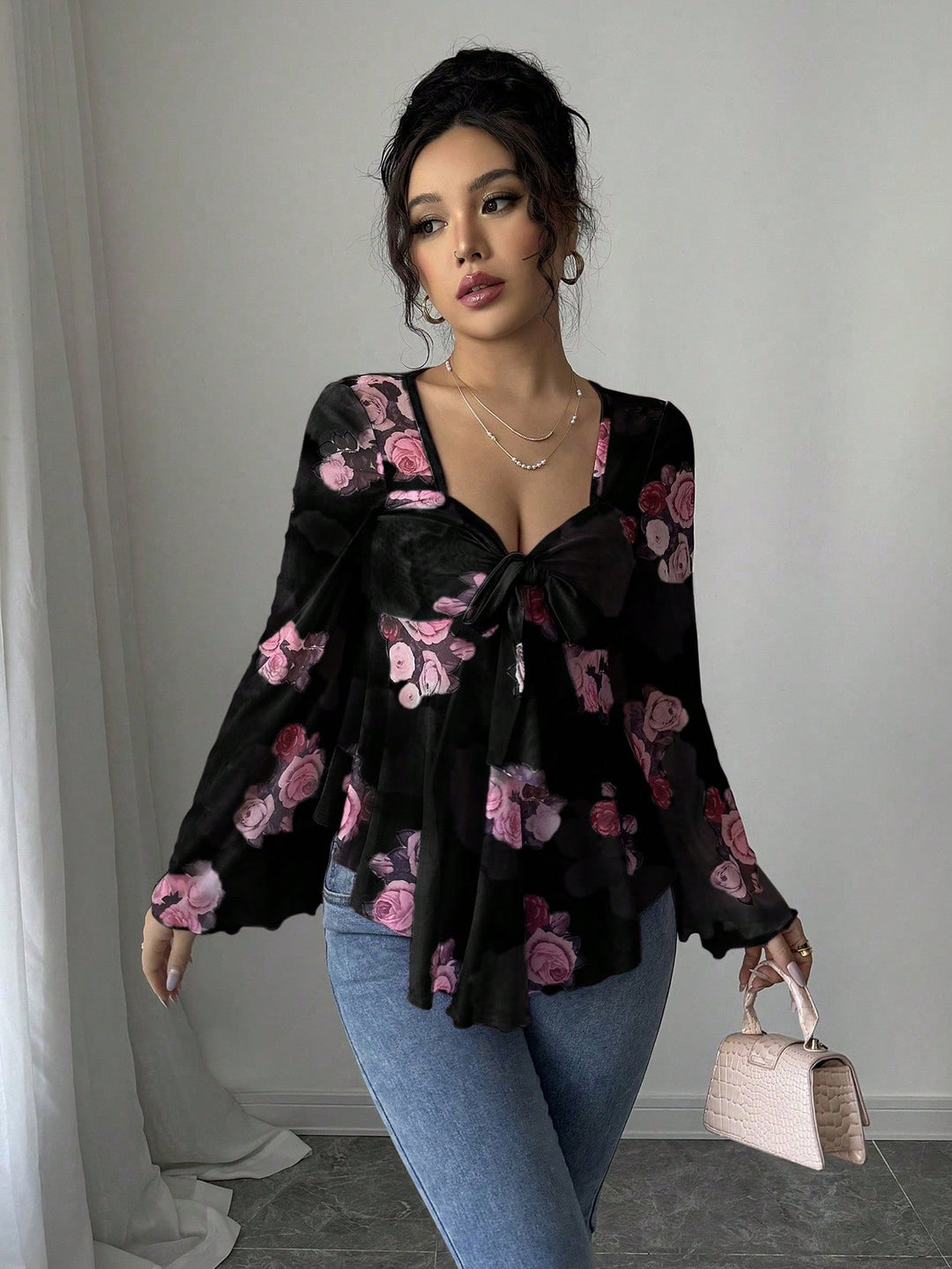 Damen Transparente Chiffon-Babydoll-Bluse mit Knotenfront und floralem Allover-Print Echo Archiv
