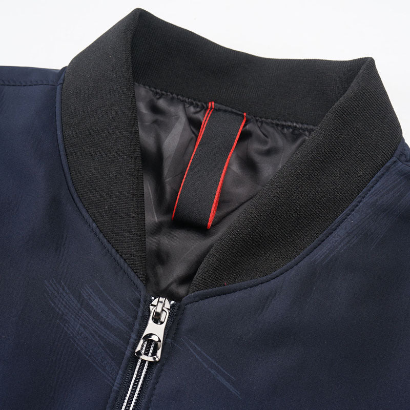 Herren Slim Bomberjacke aus technischem Baumwollmix mit kontrastierenden Reißverschlusstaschen und elastischem Rippkragen Echo Archiv
