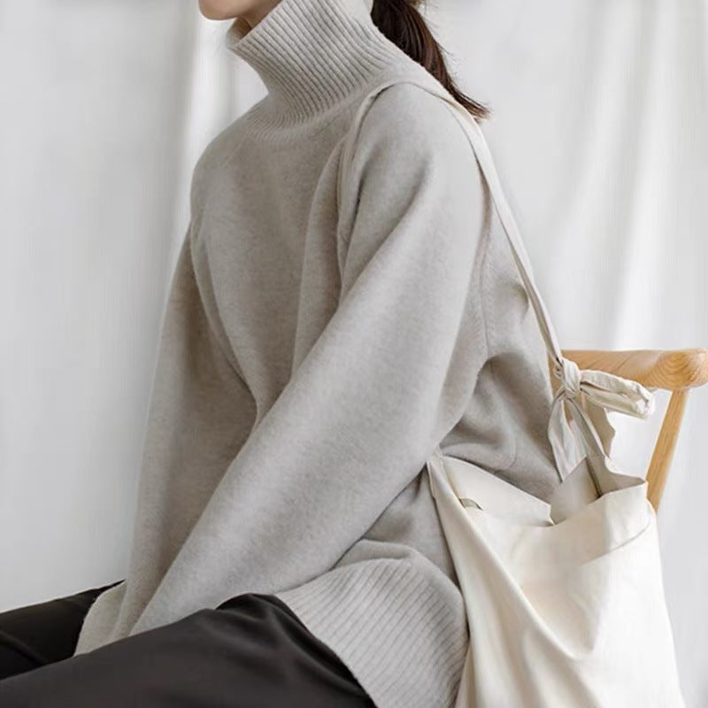 Damen Oversize Feinstrickpullover mit hohem Rollkragen und Seitenschlitzen – Mavelle