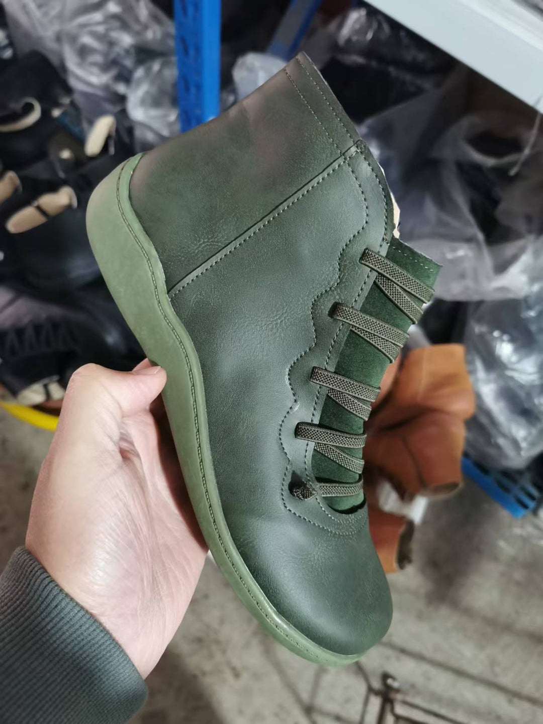 Herren Hochgeschnittener Leder-Sneaker mit elastischer Schnürung und ergonomischer Gummisohle Echo Archiv