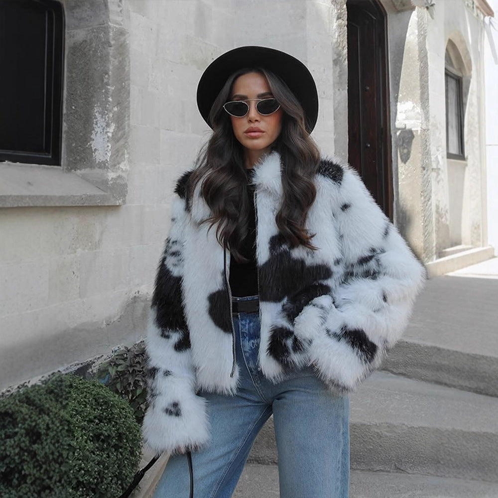 Damen Kurz geschnittener Faux‑Fur‑Bomber mit Fleckenmuster Echoarchiv