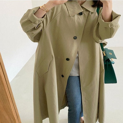 Damen Langer Baumwollmix‑Swingcoat im Oversize‑Look mit überschnittener Schulter und aufgesetzten Taschen – Montévia