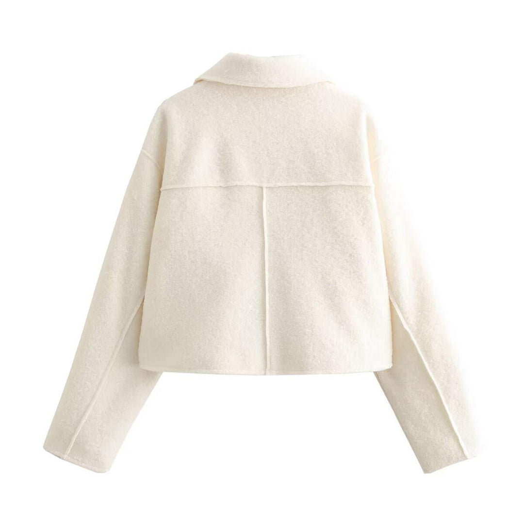Damen kurzes Cropped Overshirt mit großflächigen Pattentaschen und durchgehendem Reißverschluss – Célinea