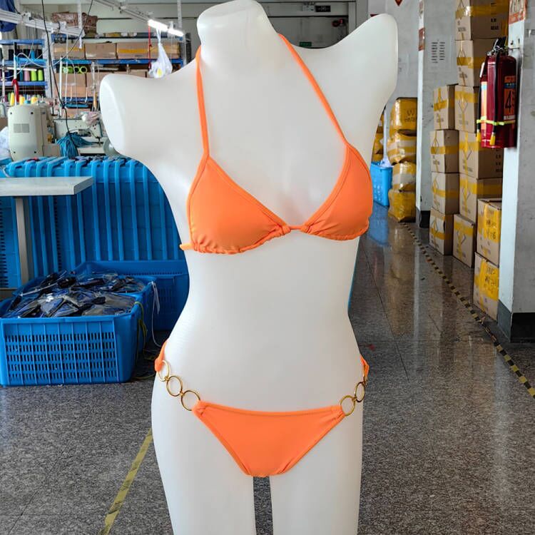 Damen Triangel-Bikini mit goldenen Akzenten Echo Archiv