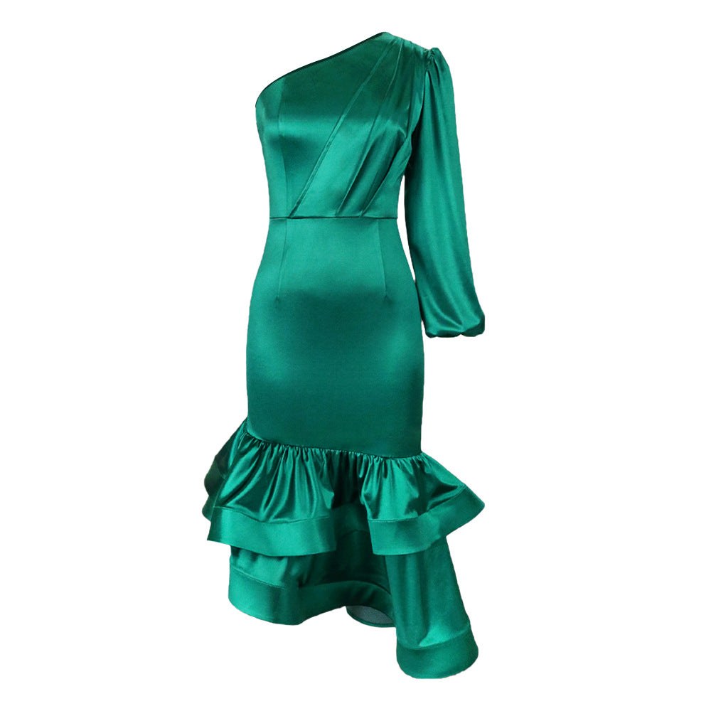 Damen Exquisites Satin-Kleid mit asymmetrischem Design und voluminösem Rüschen-Saum Echo Archiv