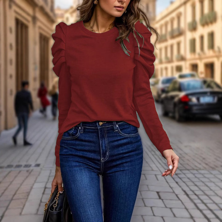 Damen Langarmshirt mit gestuften Raffungen an den Schultern und tailliertem Schnitt – Avérine