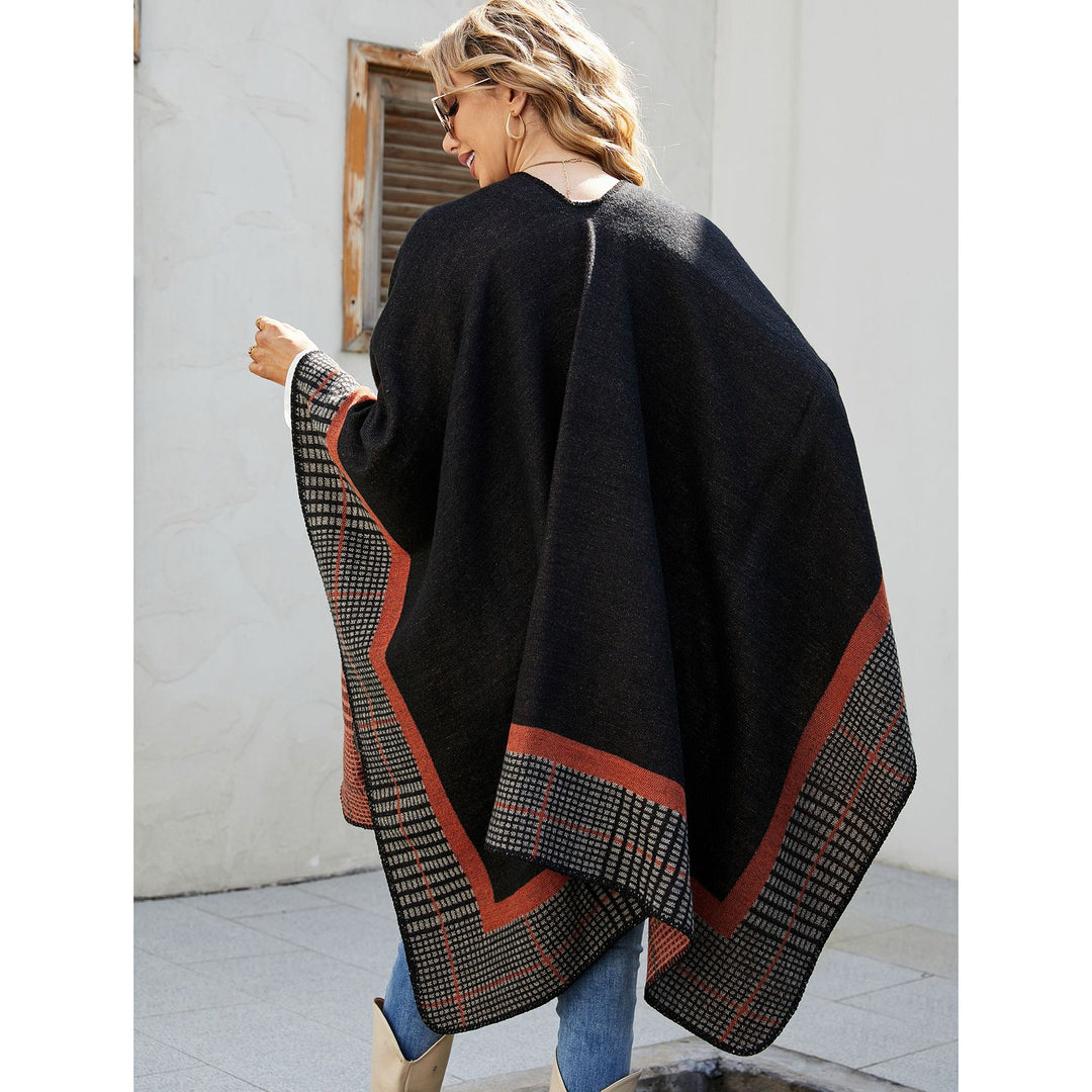 Damen Oversize-Capeponcho aus Wollmix mit kastigem Fall und feiner Bordürenstruktur Echo Archiv