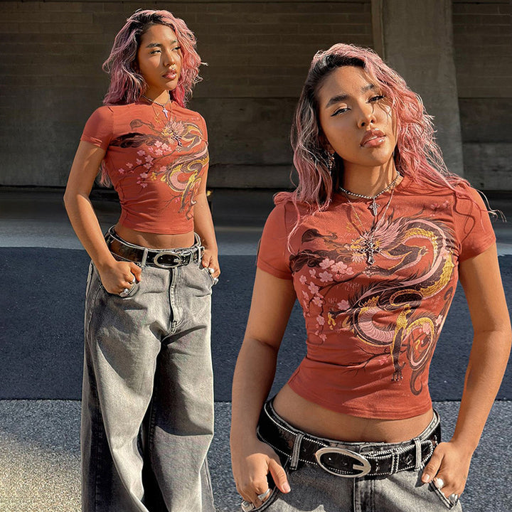 Damen T-Shirt mit kultiviertem Druckdesign und figurbetontem Schnitt Echo Archiv