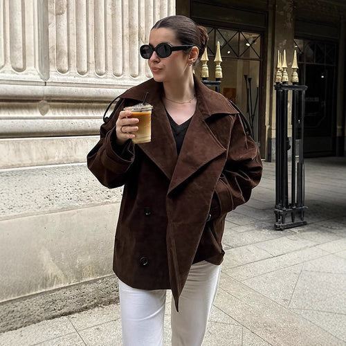Damen Kurztrench aus Veloursleder-Optik mit weitem Revers und boxy Silhouette Echoarchiv