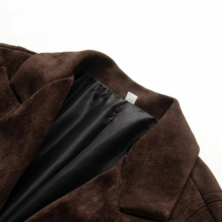 Damen nan taillierter Velours‑Optik Blazer mit Wiener Nähten und Pattentaschen Echo Archiv