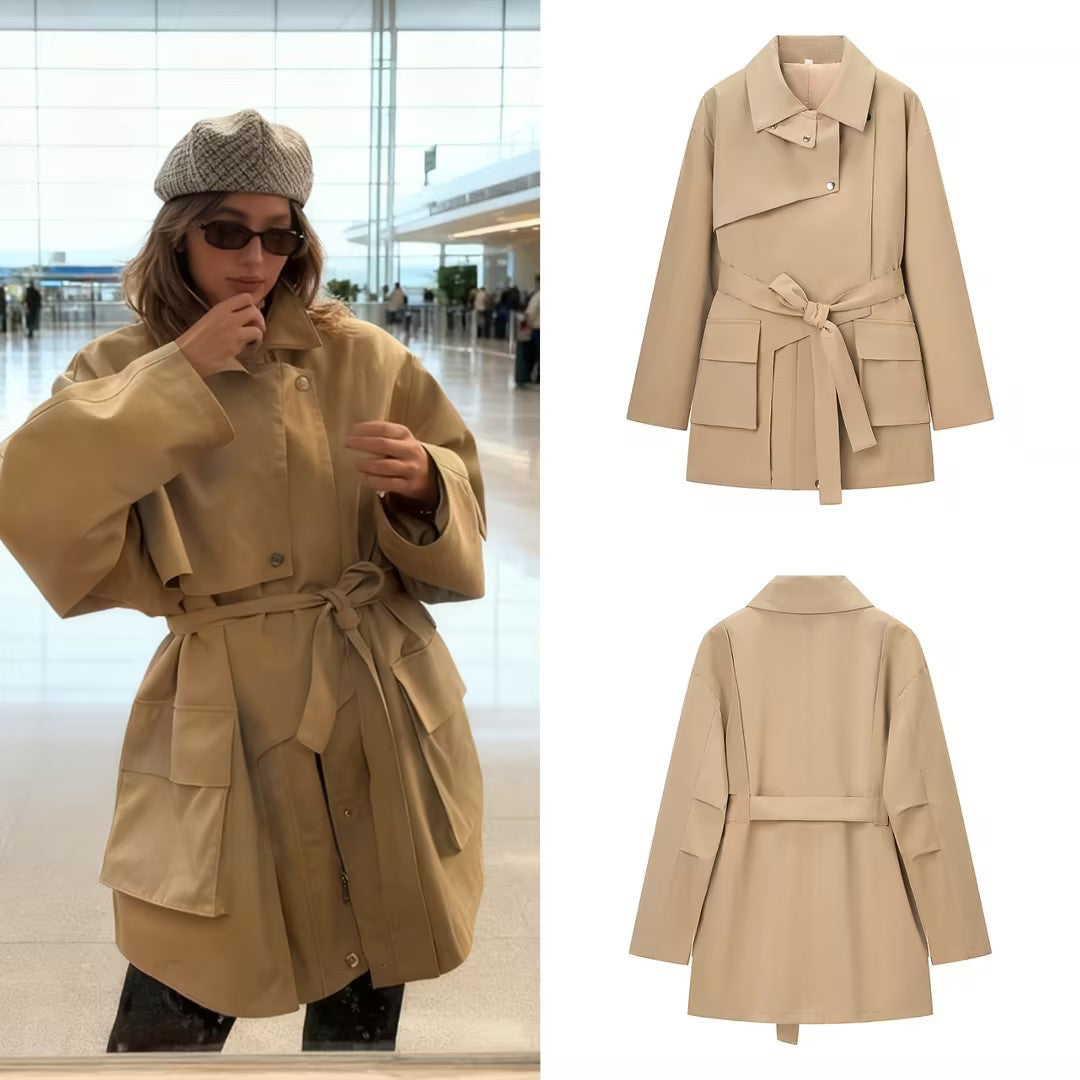 Damen Taillierter Kurzparka mit asymmetrischer Überschlagblende und Utility-Pattentaschen Echo Archiv