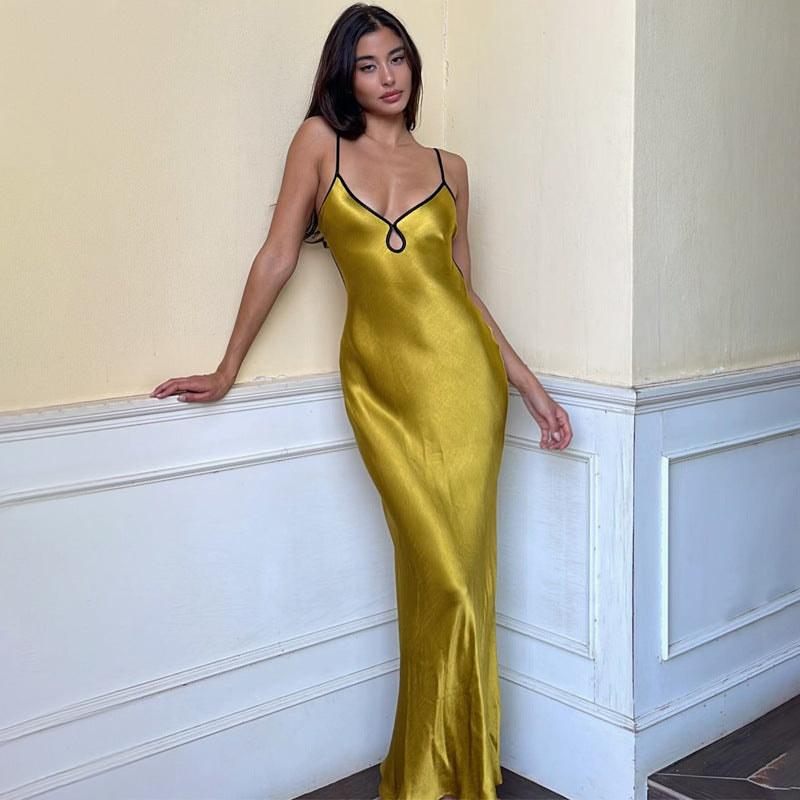 Damen Elegantes Satin-Maxikleid mit verstellbaren Spaghettiträgern und tiefem V-Ausschnitt Echo Archiv