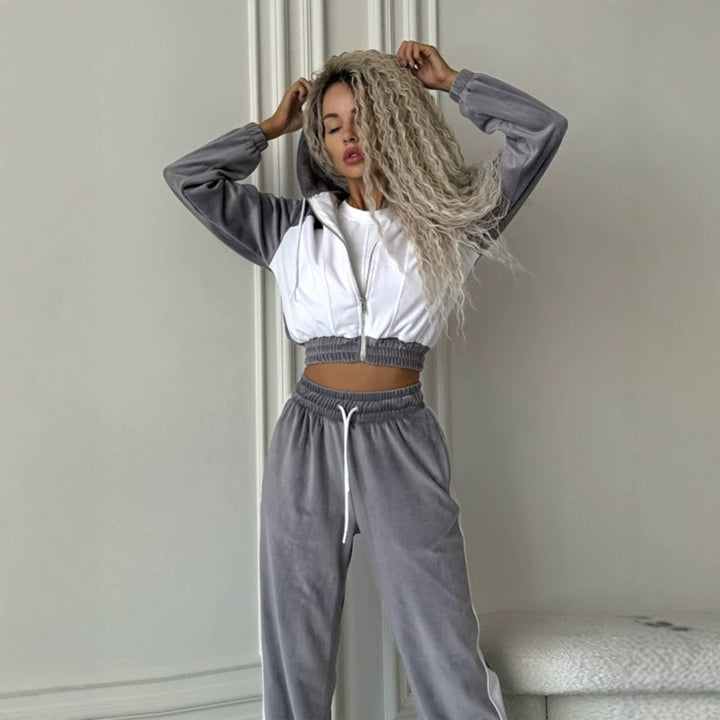 Damen kurz geschnittenes Samt-Trainingsset mit tailliertem Reißverschluss-Hoodie und weit geschnittener hochtaillierter Loungehose – Avérine