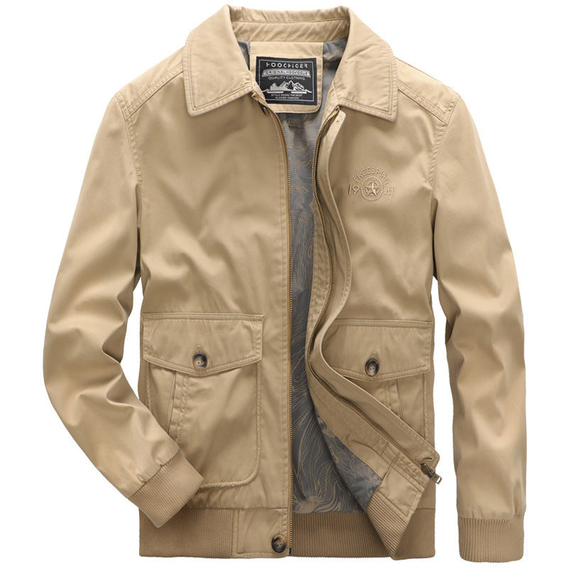 Herren leichte Harrington‑Jacke im Worker‑Look mit Knopf‑Pattentaschen, Reißverschluss und Rippbündchen Echoarchiv