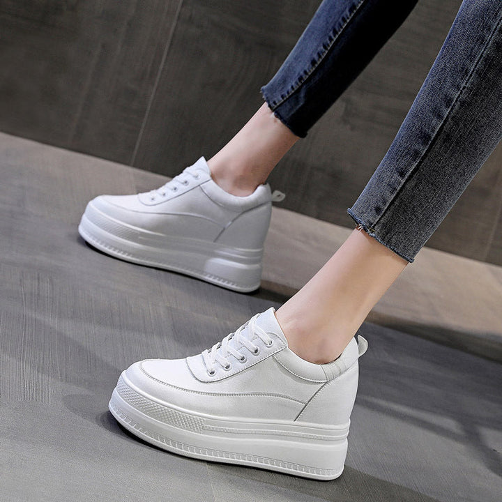 Damen Plateau Sneakers mit modischer und komfortabler Struktur Echo Archiv