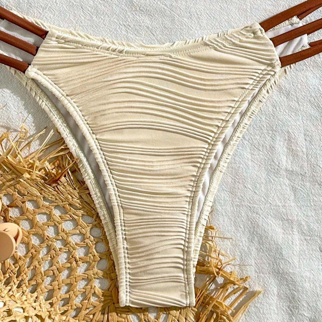 Damen Triangel-Bikini mit elegantem Raffungsdesign und modischen Trägerdetails Echo Archiv