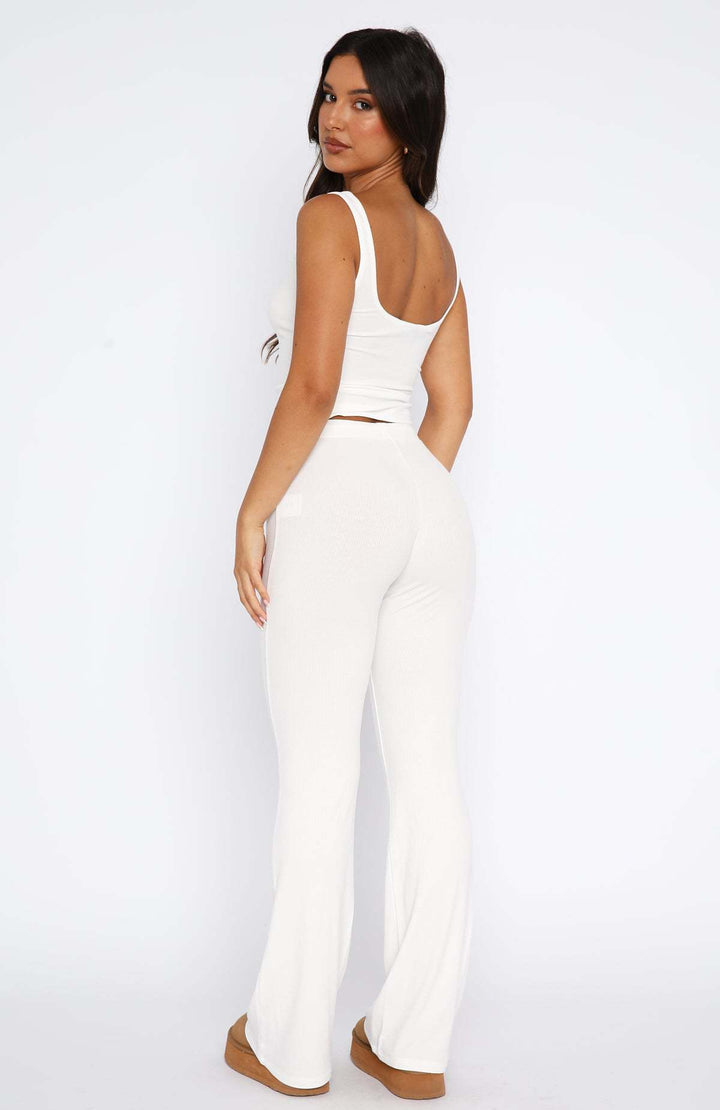 Damen lässiges Freizeit-Set mit kurzer Bluse und weiten Hosen Echo Archiv