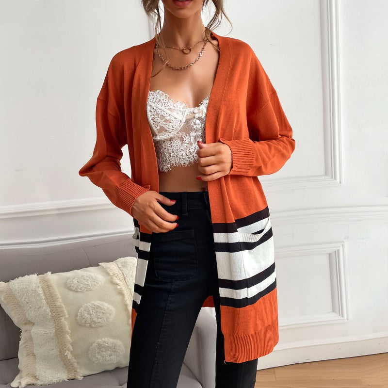 Damen Midilanger offener Feinstrick-Cardigan mit Colorblock-Streifen und aufgesetzten Taschen Echoarchiv