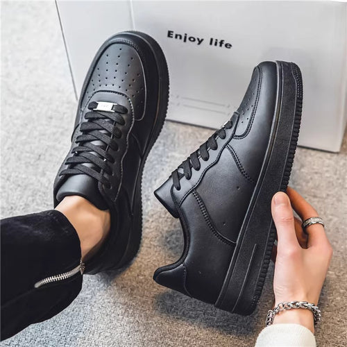 Unisex minimalistische Court-Sneaker mit perforierter Zehenkappe und gepolstertem Komfortfußbett – Norré