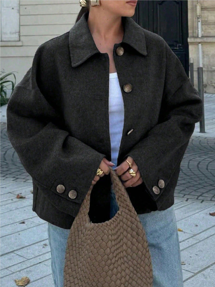 Damen Oversize Wollmix Jacke mit großen Zierknöpfen und breiten Manschetten Echoarchiv